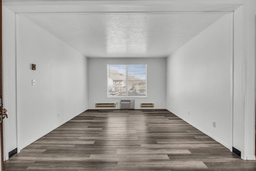 More Photos Of 370 Aria Blvd, Wendover Apartments For Sale