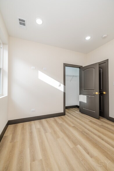 More Photos Of 5637 Prairie ave, Chicago Multifamily For Sale