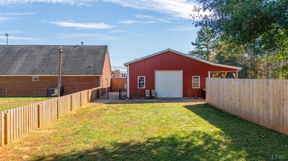 More Photos Of 273 Riverbend Rd, Altavista Showroom For Sale