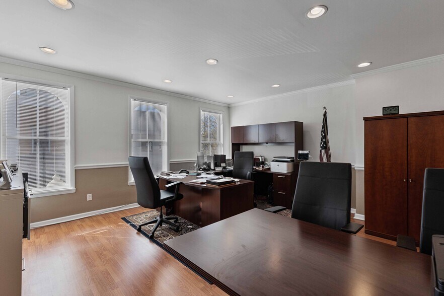 More Photos Of 439-441 Beaver St, Sewickley Storefront Retail Office For Sale