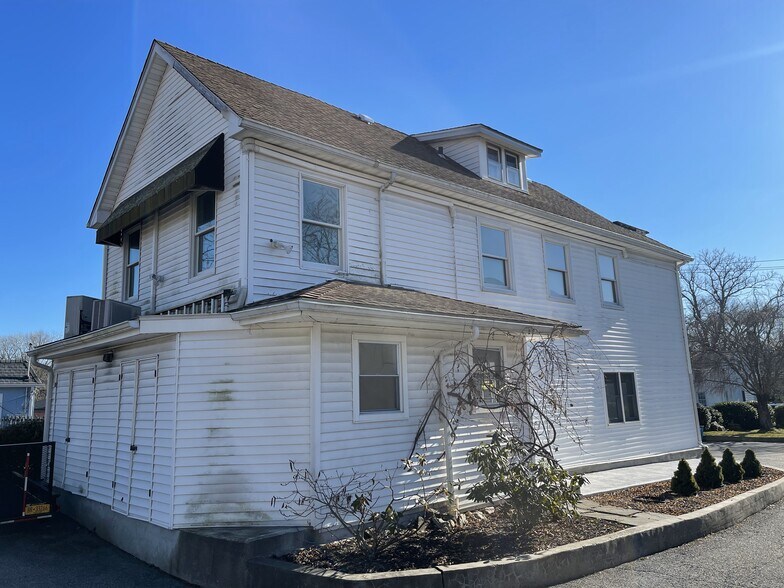 More Photos Of 23 Kiscona Rd, Mount Kisco Office For Sale