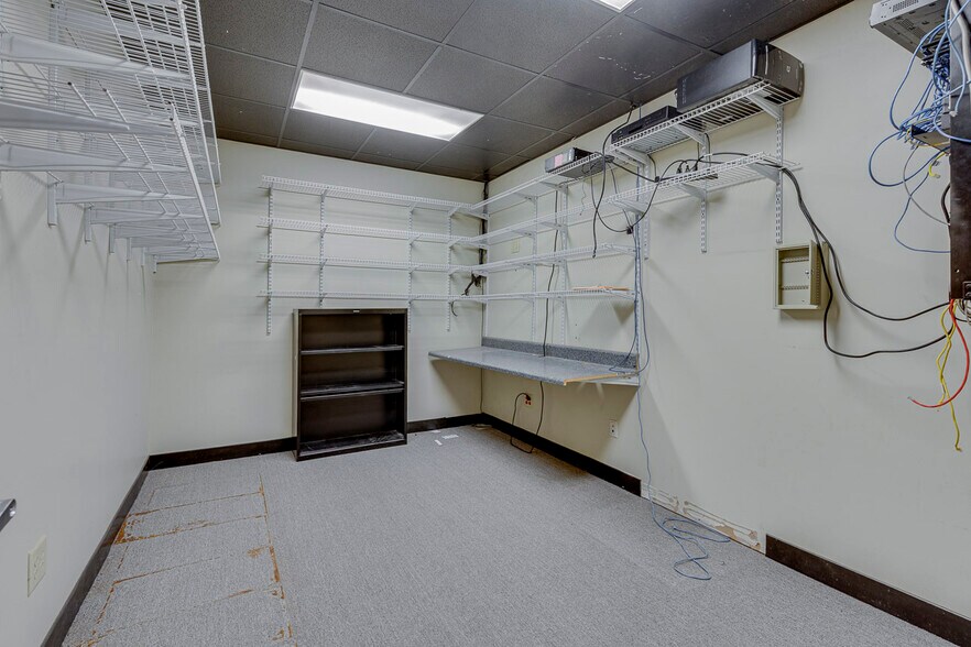 More Photos Of 211 N Pleasantburg Dr, Greenville Light Manufacturing For Sale