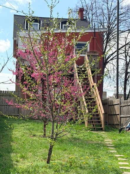 More Photos Of 228 E Washington St, Hagerstown Office Residential For Sale