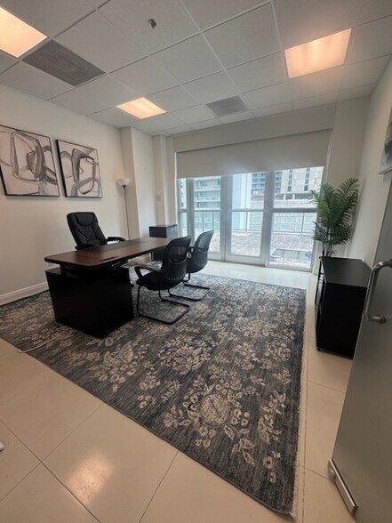 More Photos Of 175 SW 7th St, Miami Medical For Lease