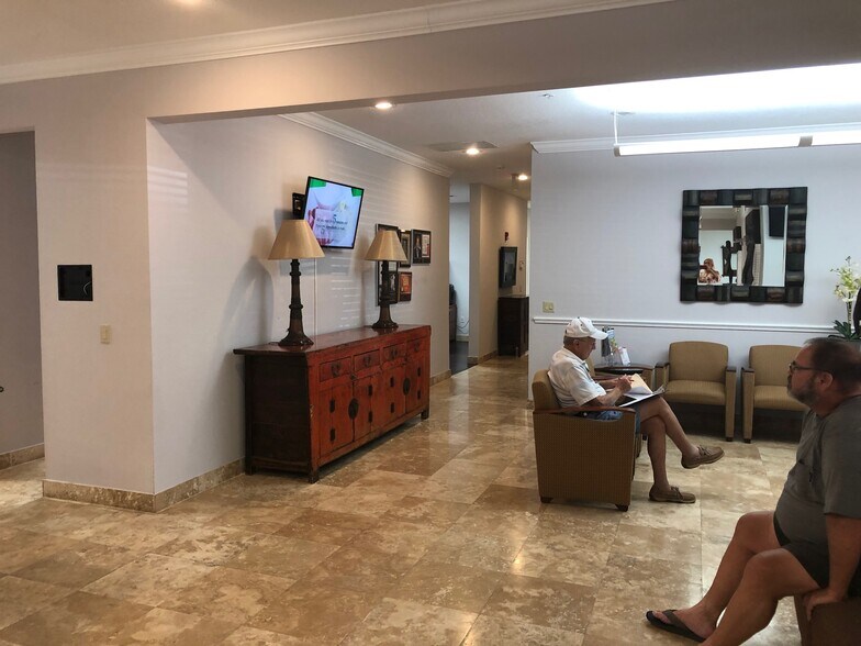 More Photos Of 714 Manatee Ave E, Bradenton Medical For Lease