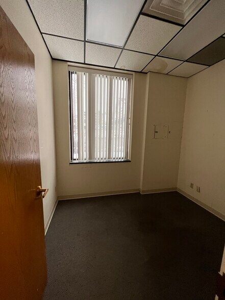 More Photos Of 1500 Genesee St, Utica Medical For Lease