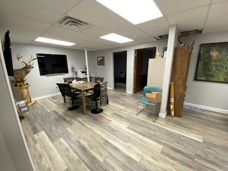 More Photos Of 110 Youngstown Rd, Lemont Furnace Medical For Sale