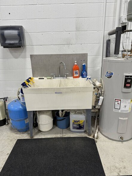 More Photos Of 1981 Bucktail Ln, Sugar Grove Warehouse For Sale