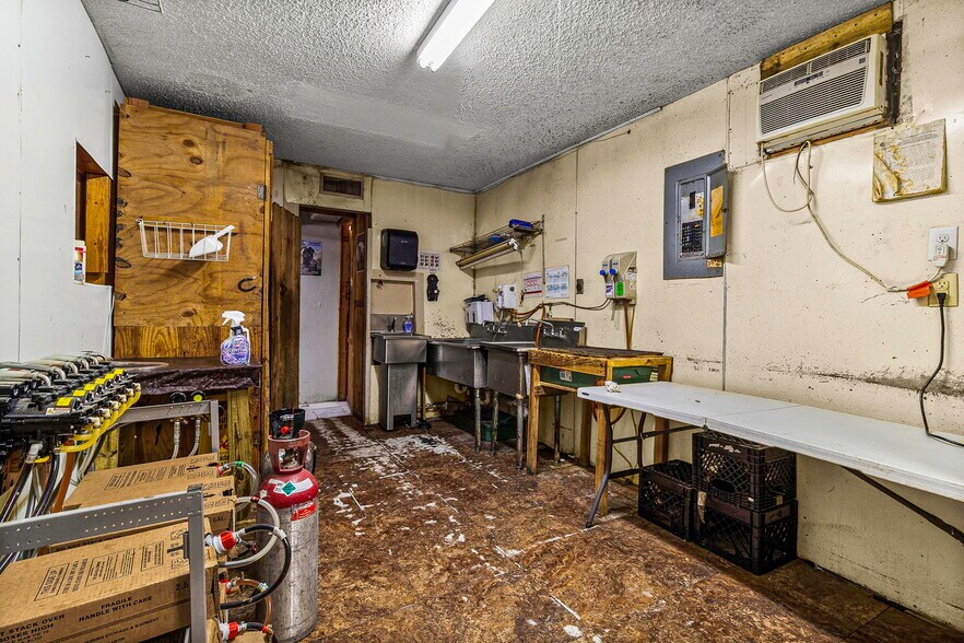 More Photos Of 360 Bill Garsee rd, Moscow Specialty For Sale
