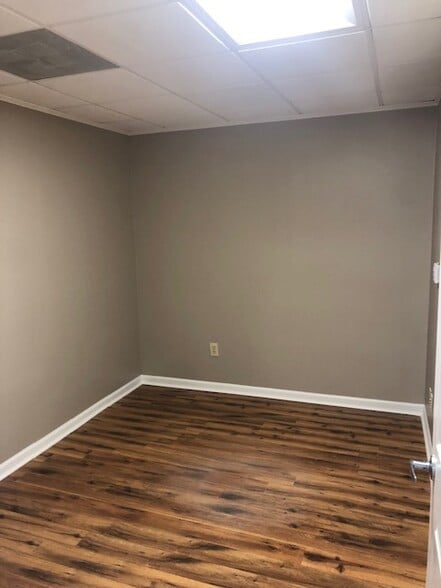 More Photos Of 366 New Byhalia Rd, Collierville Medical For Lease