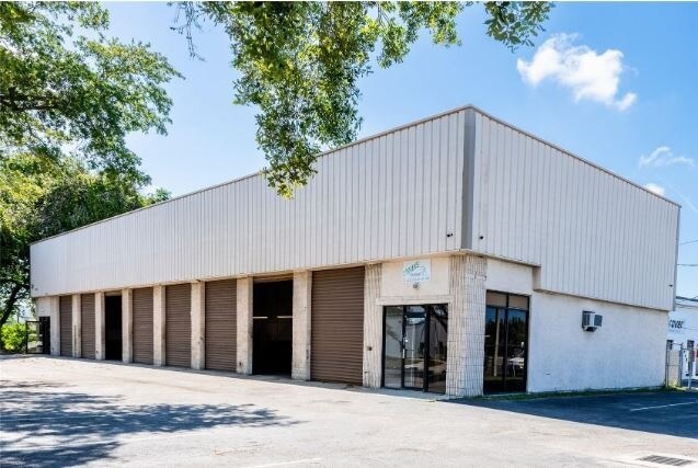 More Photos Of 12477 66th Street North, Largo Auto Repair For Lease