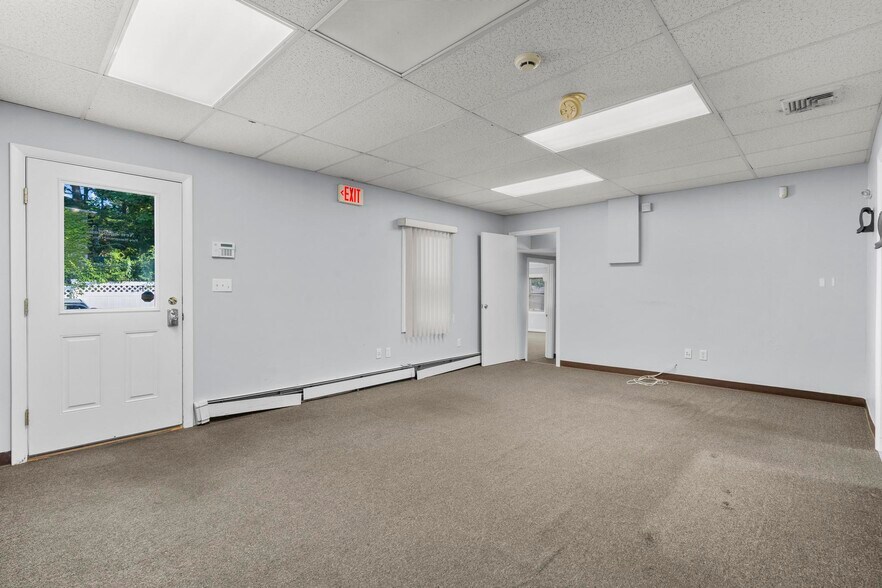 More Photos Of 256 Seaside Ave, Milford Medical For Lease