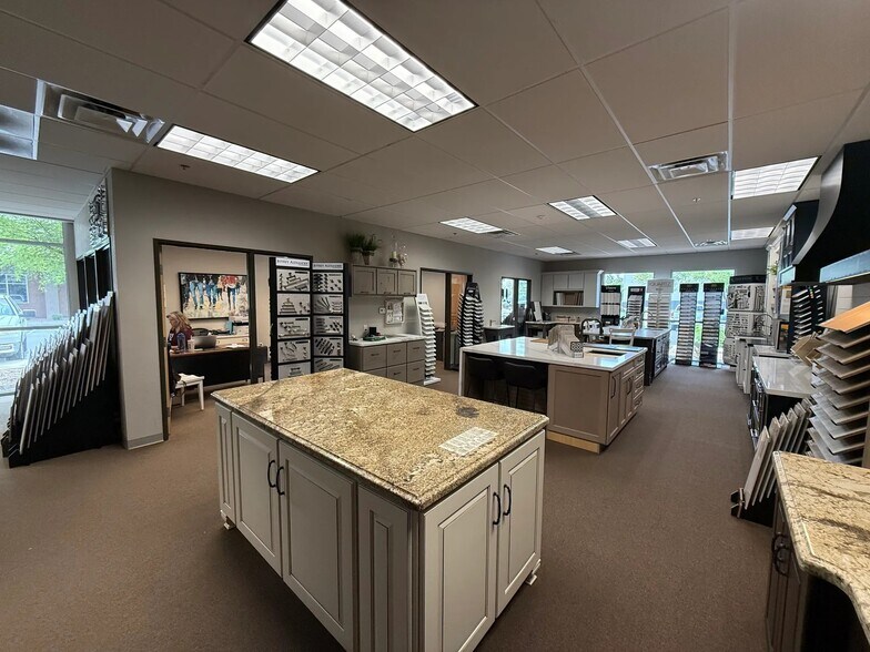 More Photos Of 2045 S Vineyard, Mesa Medical For Sale