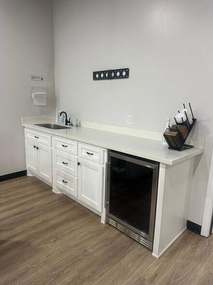 More Photos Of 18321 W Lake Houston Pky, Humble Unknown For Lease