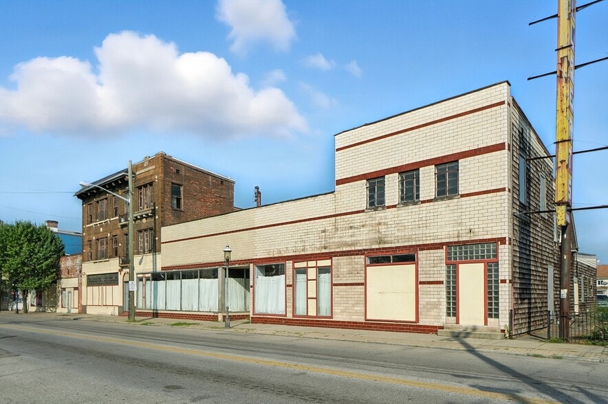 More Photos Of 6105-6117 Vine St, Cincinnati Storefront Retail Residential For Sale