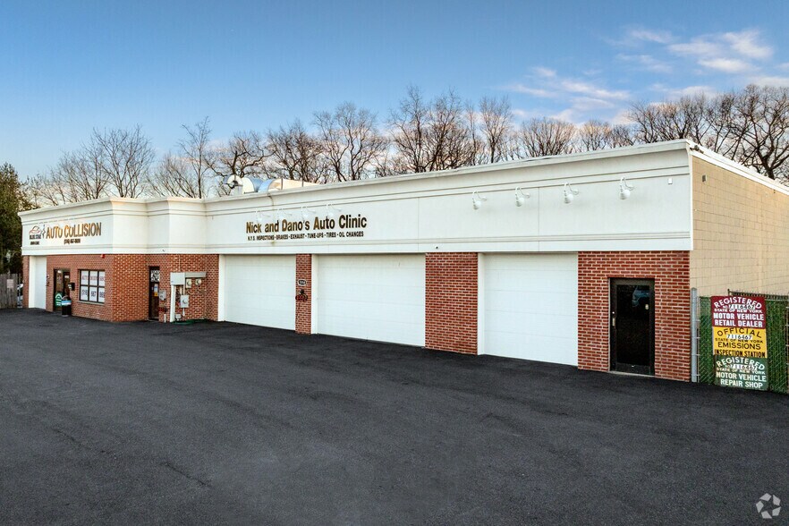 Primary Photo Of 594 RT 25A, Mount Sinai General Retail For Lease