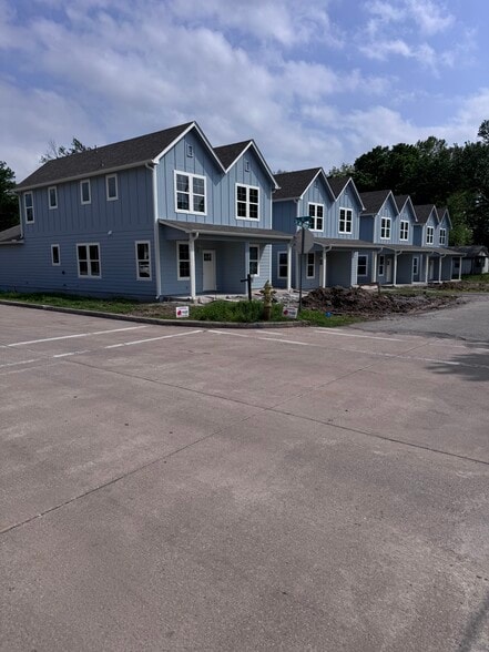 More Photos Of 718 N Weenonah Ave, Claremore Apartments For Sale