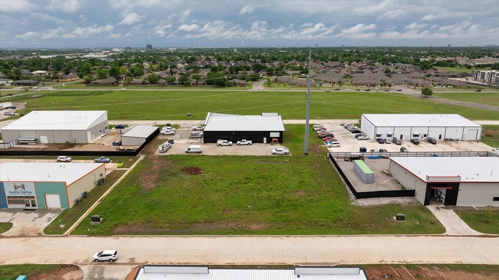 More Photos Of 616 124th St, Oklahoma City Industrial For Lease