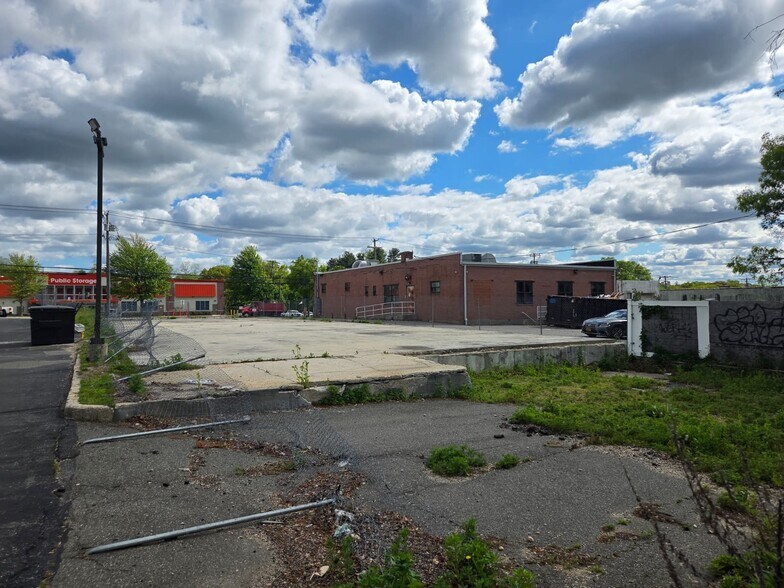 More Photos Of 691 E Jericho Tpke, Huntington Station Land For Sale
