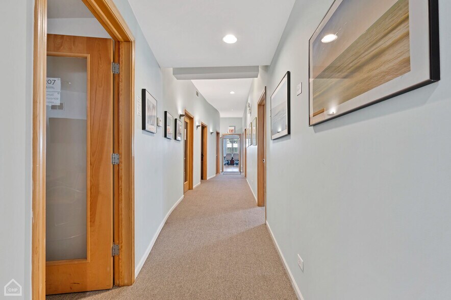 More Photos Of 1407 W Chicago Ave, Chicago Office For Lease