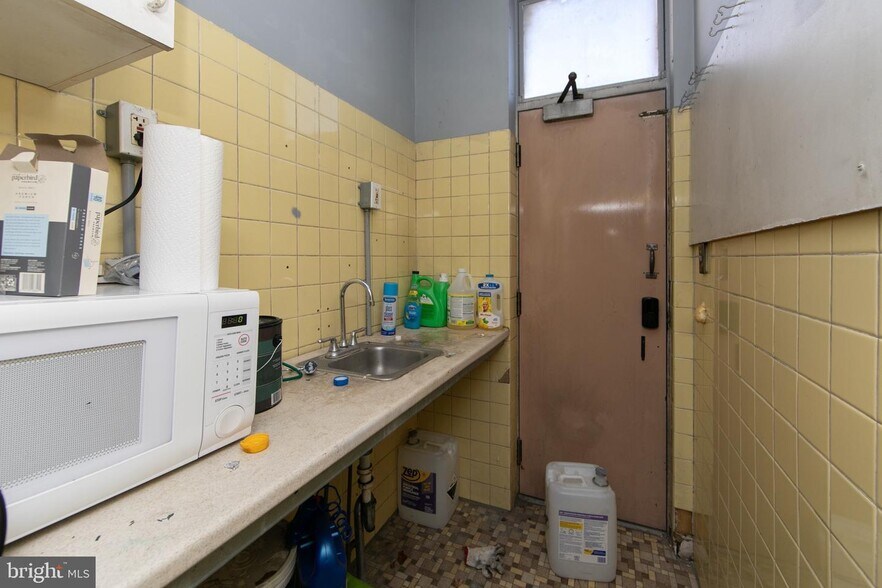 More Photos Of 201 Saint Mihiel Dr, Delran Auto Dealership For Sale