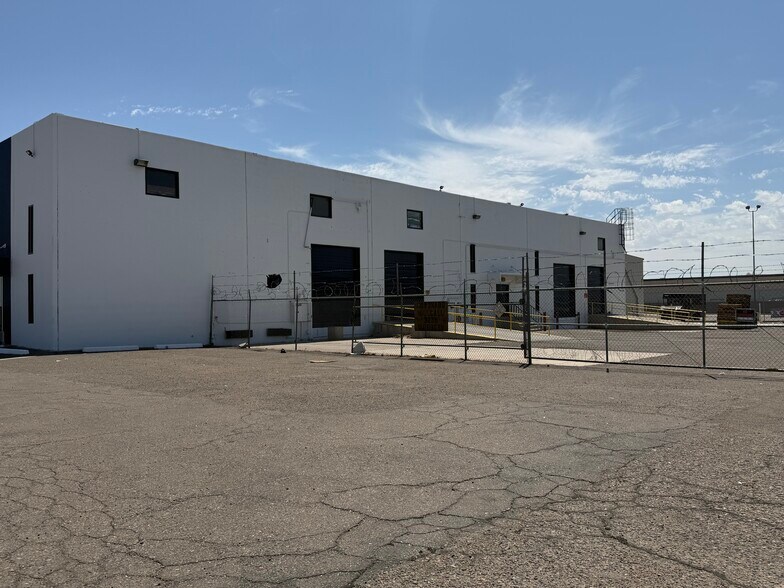More Photos Of 3255-3305 W Osborn Rd, Phoenix Manufacturing For Sale