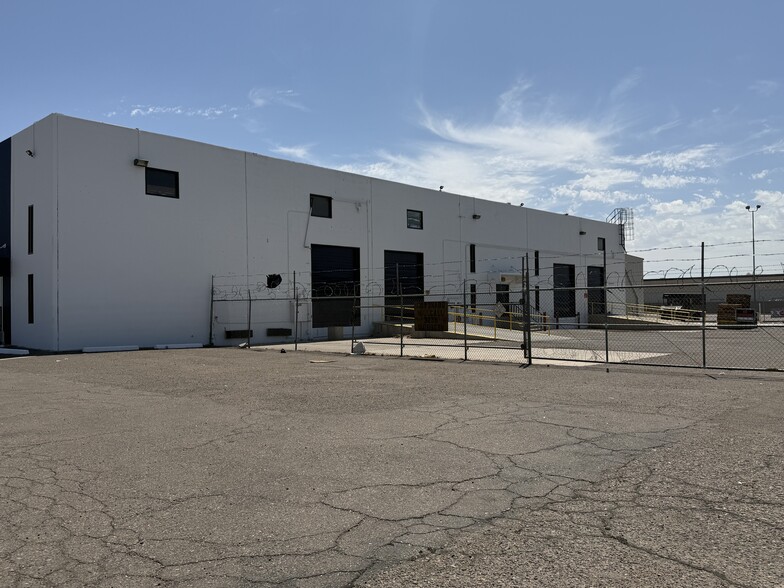 More Photos Of 3255-3305 W Osborn Rd, Phoenix Manufacturing For Lease