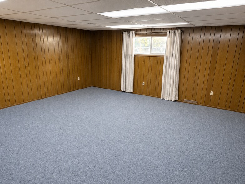 More Photos Of 204 W North St, Sikeston Office For Sale