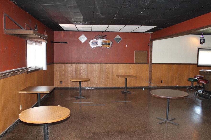 More Photos Of 1204 18th St, Two Rivers Bar For Sale