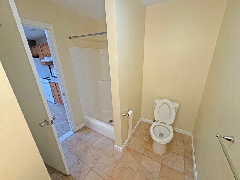 More Photos Of 191 Franklin Ave, Hartford Apartments For Sale