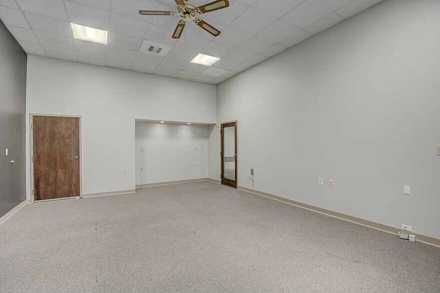 More Photos Of 118 W 5th St, Covington Loft Creative Space For Sale