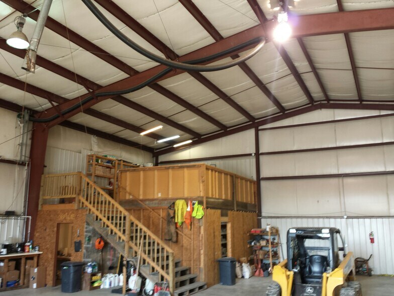 More Photos Of 2275 State Highway 16, Shelbyville Manufacturing For Lease