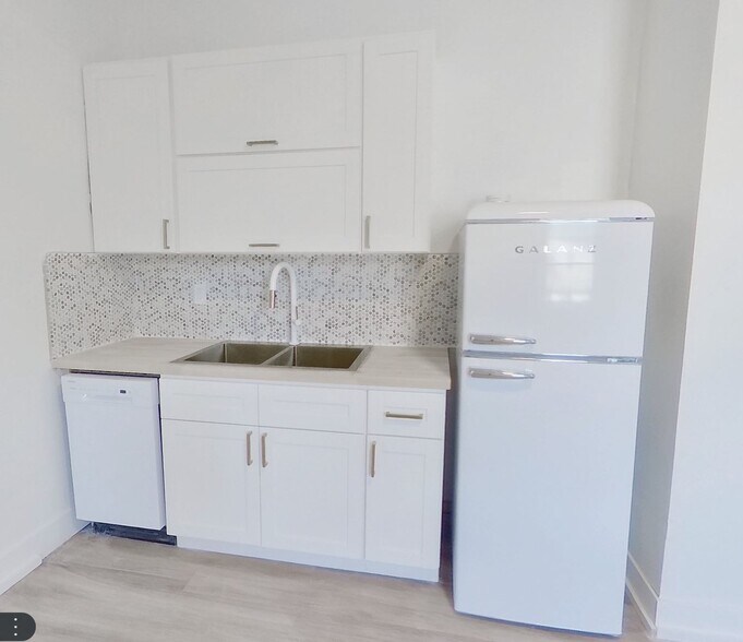 More Photos Of 4431 Allison St, Norwood Apartments For Sale