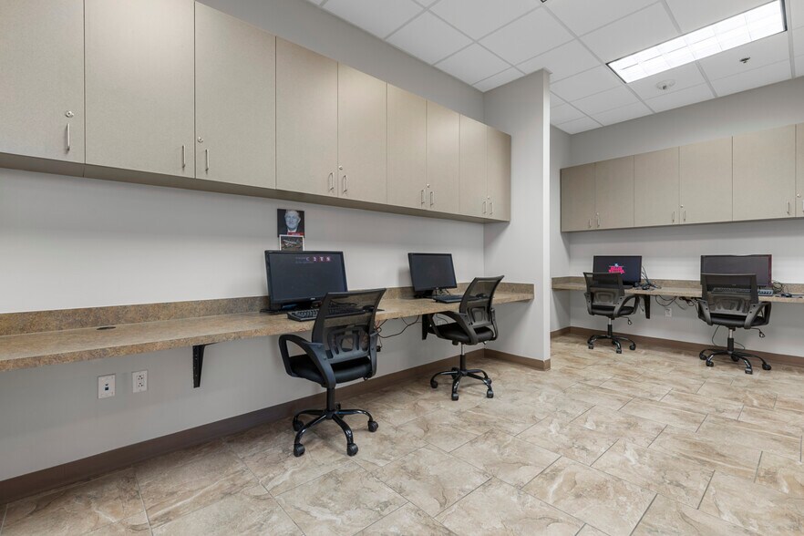 More Photos Of 2300 Greenhill Dr, Round Rock Office For Sale