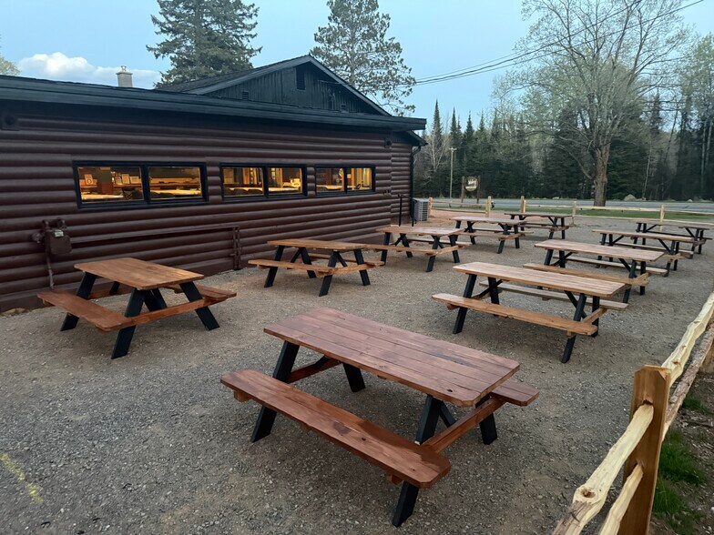 Primary Photo Of 1640 W US-2, Crystal Falls Restaurant For Sale
