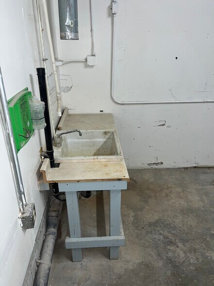 More Photos Of 1230 N Skyline Dr, Idaho Falls Warehouse For Lease