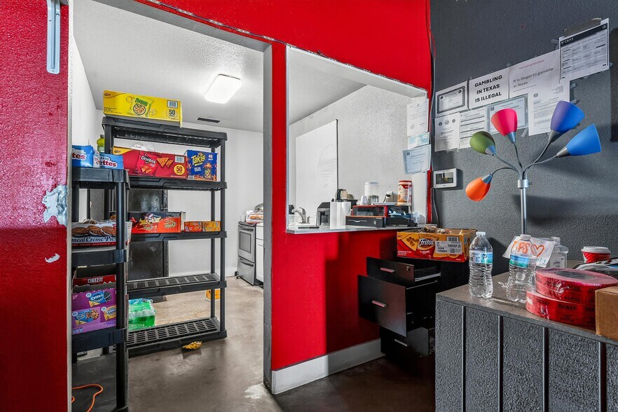 More Photos Of 6330 E Hwy 84 E, Slaton Flex For Sale