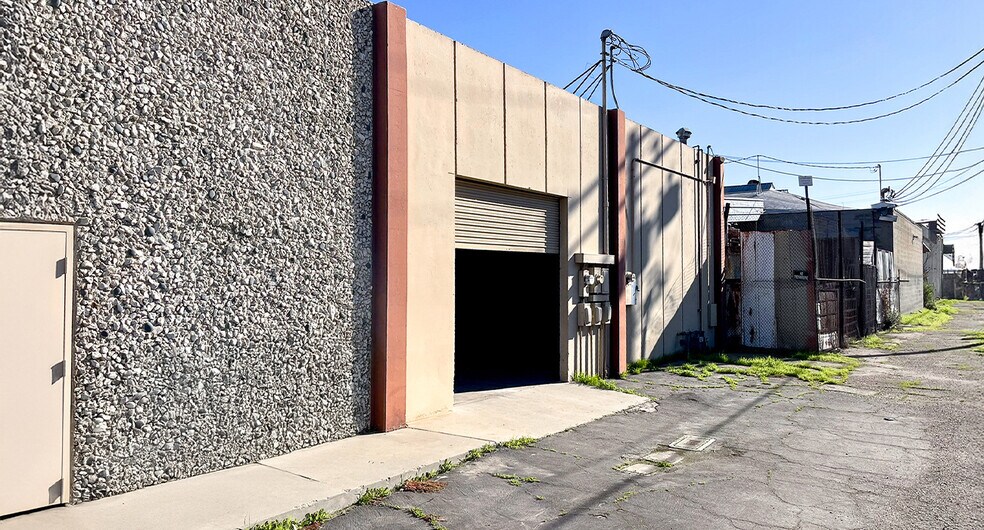 More Photos Of 2730 E Woodward Ave, Fresno Industrial For Sale