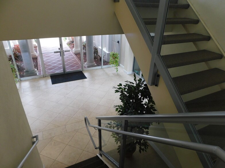 More Photos Of 65 E Nasa Blvd, Melbourne Office For Lease