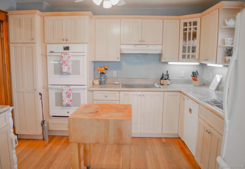 More Photos Of 8874 US Route 9W, Athens Office Residential For Sale