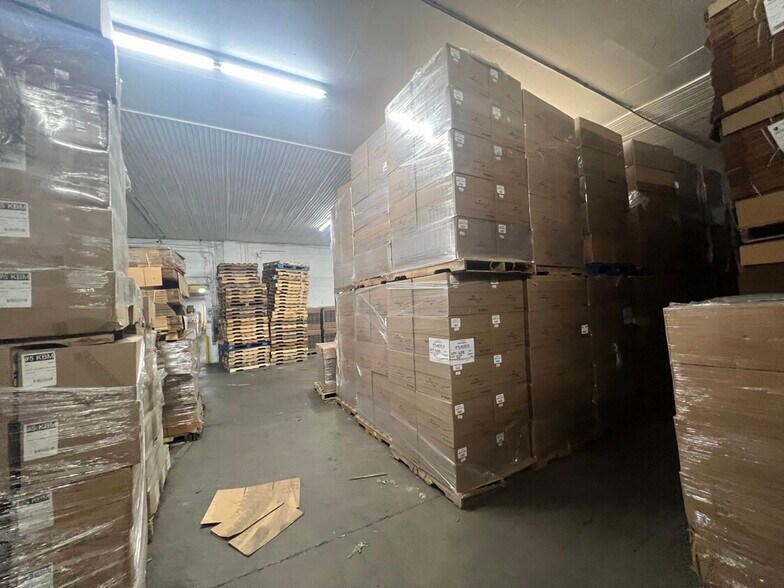 More Photos Of 175 Willow St, Toughkenamon Warehouse For Lease