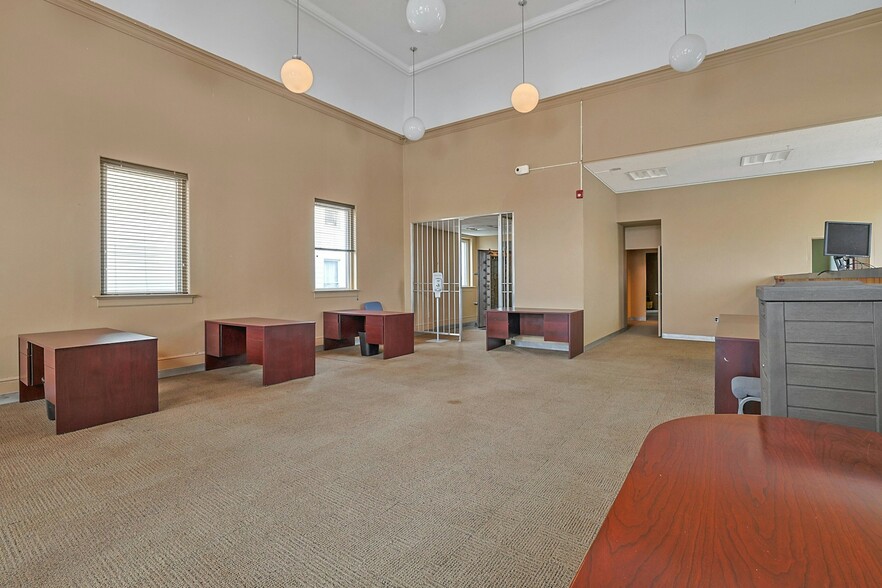 More Photos Of 637 Main St, Sparkill Bank For Lease