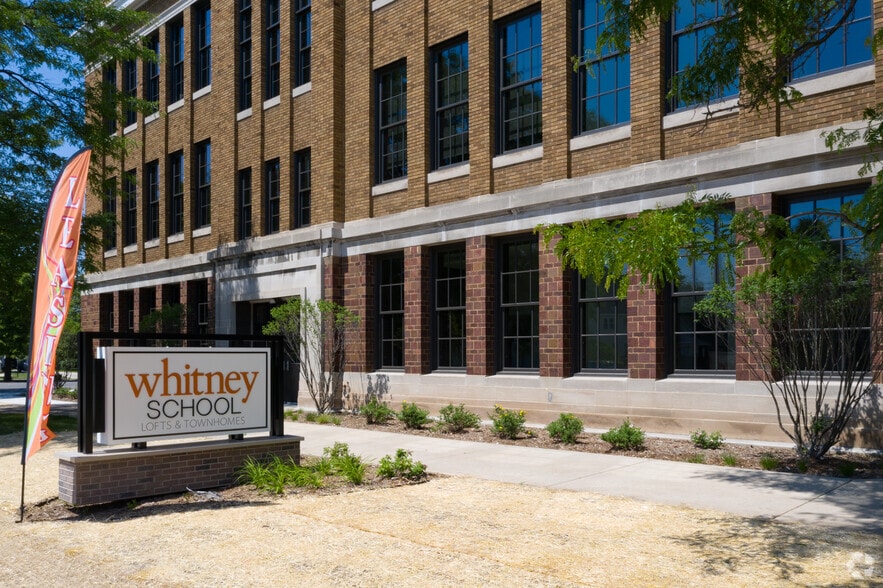 More Photos Of 215 N Webster Ave, Green Bay Apartments For Sale