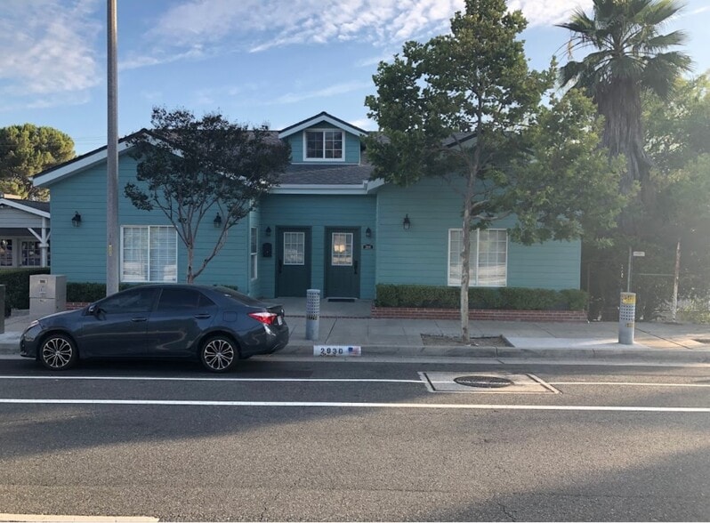 More Photos Of 2930 Foothill Blvd, La Crescenta Coworking Space