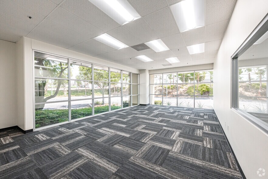 More Photos Of 458-486 E Lambert Rd, Fullerton Distribution For Lease