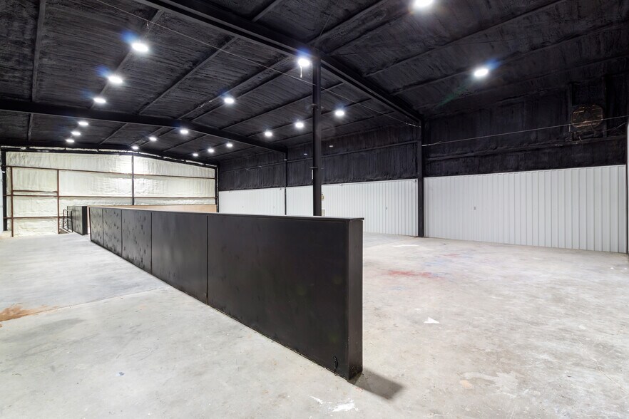 More Photos Of 2762 State Highway 21 E, Caldwell Warehouse For Lease
