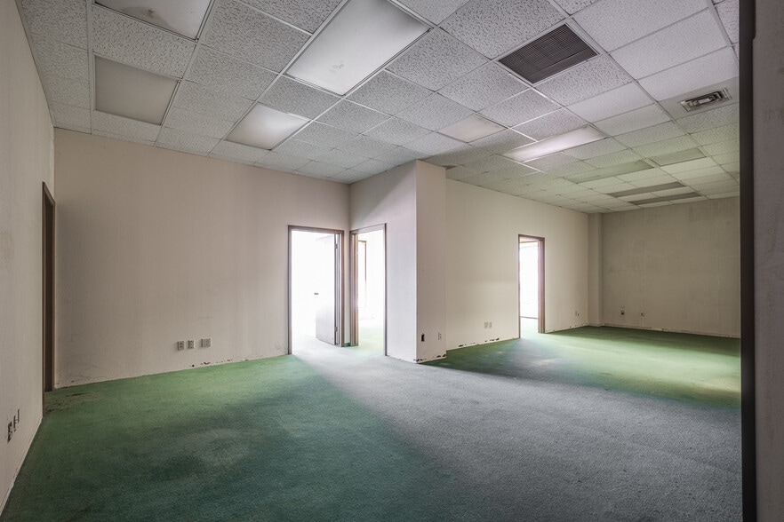 More Photos Of 22475 Community Dr, New Caney Medical For Sale