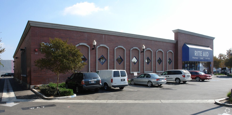 More Photos Of 111 N Main St, Santa Ana Freestanding For Lease