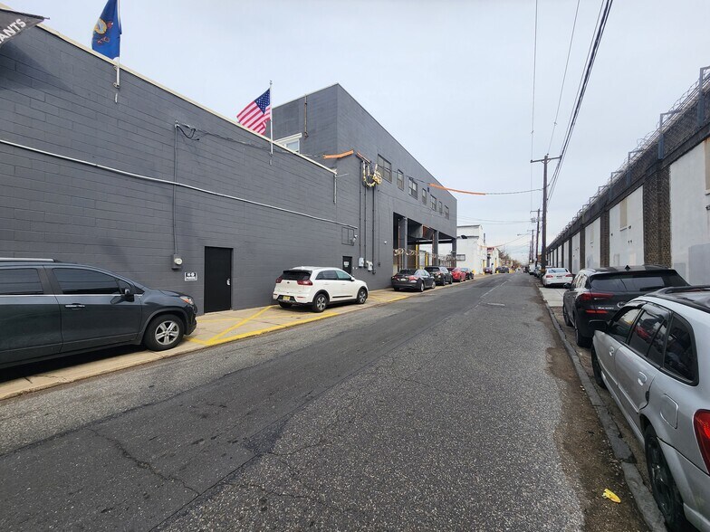 More Photos Of 2701-2725 E Tioga St, Philadelphia Warehouse For Lease