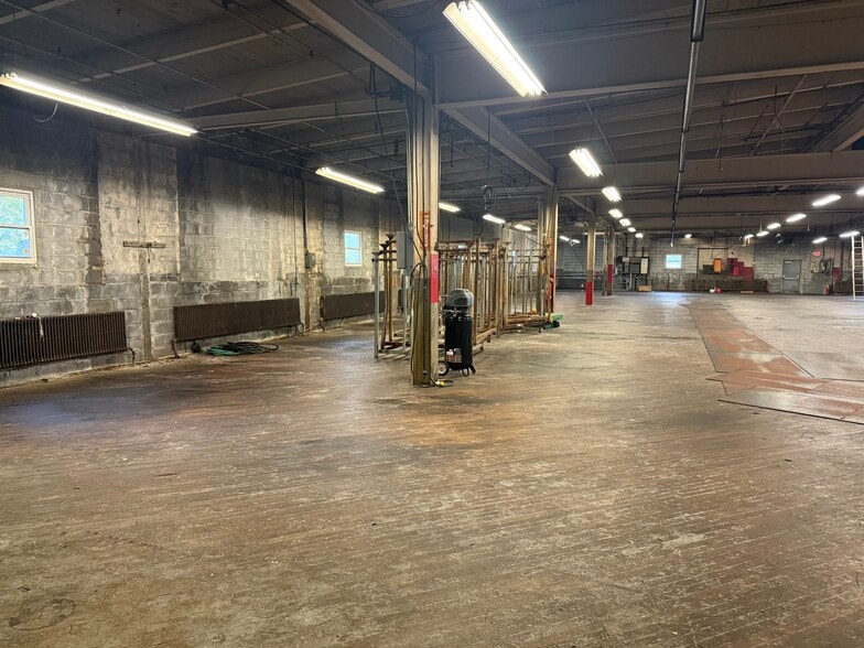 More Photos Of 206 E Hamilton St, Allentown Manufacturing For Sale
